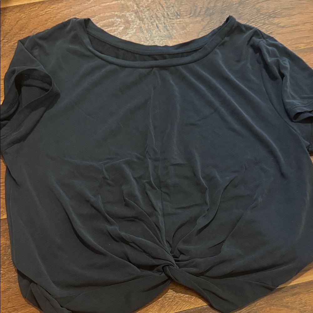 Chic Black Twist Front Women's Tee